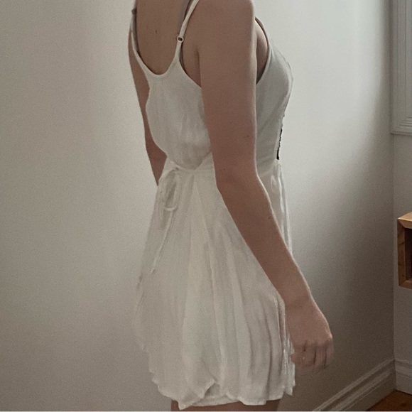 Garage extra small white dress with black design on the front - Picture 2 of 4